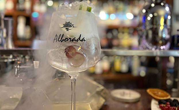 A juicio el cliente de un bar por atacar a otro al grito de «hay que matar a los maricas como tú»