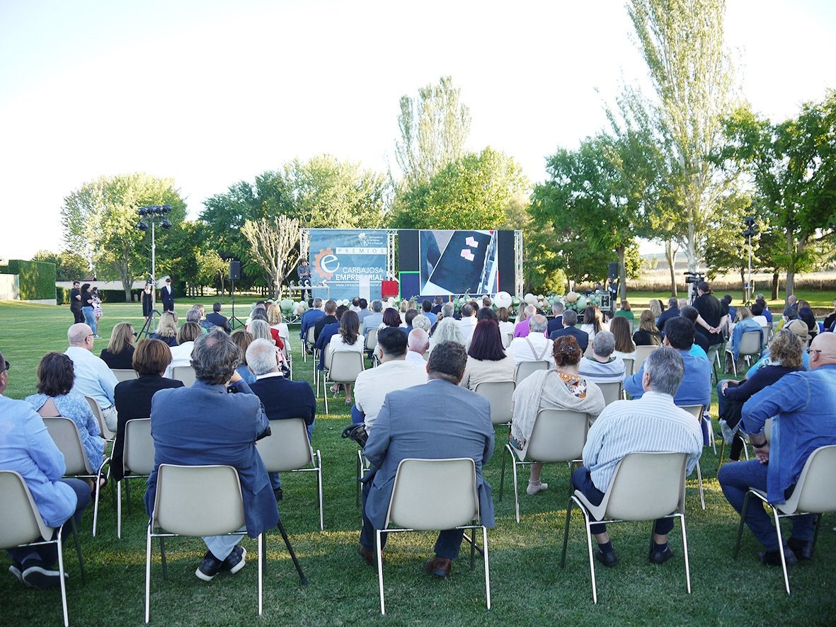 Foto de familia de los premiados. 