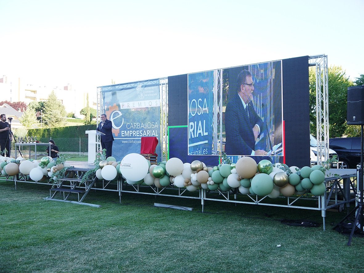 Foto de familia de los premiados. 