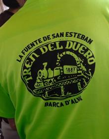 Imagen secundaria 2 - Folclore charro para reclamar la reapertura para uso turístico de la línea férrea de La Fuente a Barca de Alba
