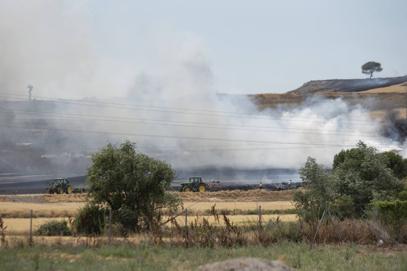 Labores de extinción del incendio en Cuéllar