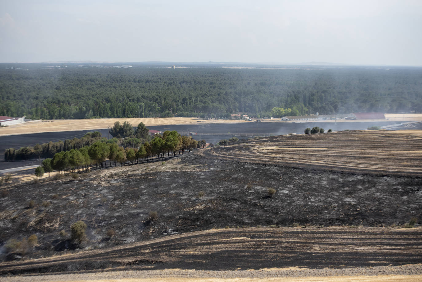 Labores de extinción del incendio en Cuéllar