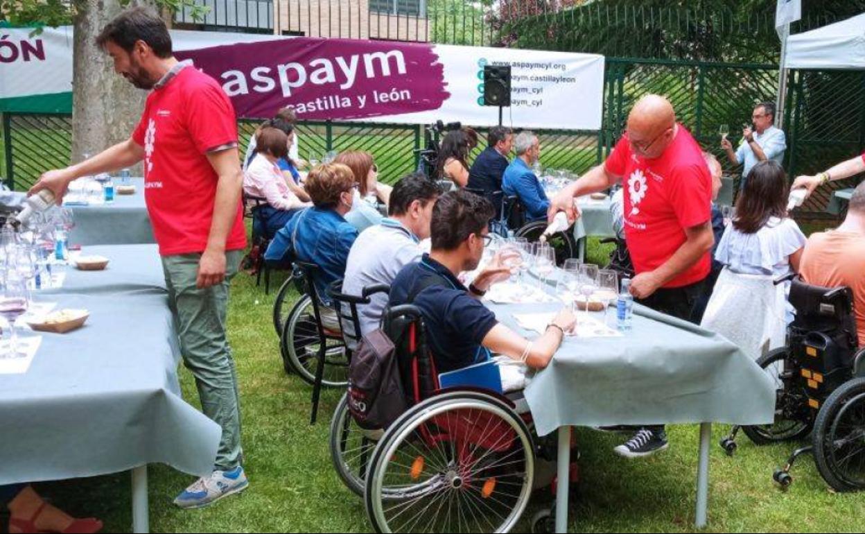 Cata inclusiva en el 30 aniversario de Aspaym Castilla y León