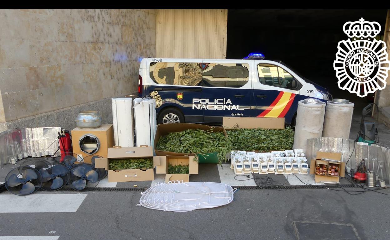 Droga y material incuatado.