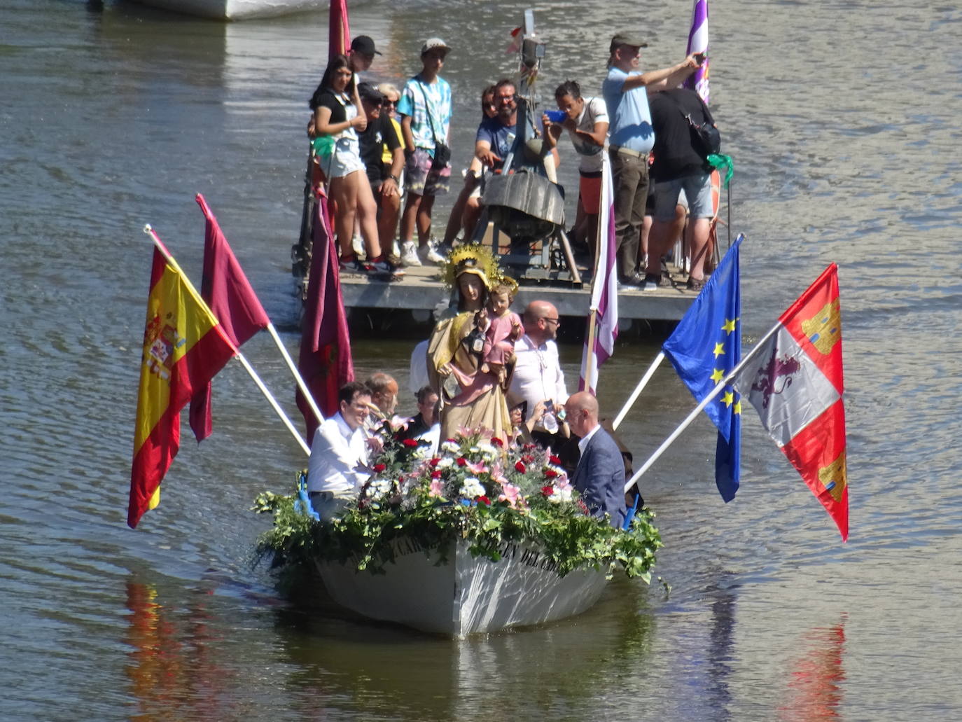 Fotos: XXIII procesión fluvial de la Virgen del Carmen en Valladolid