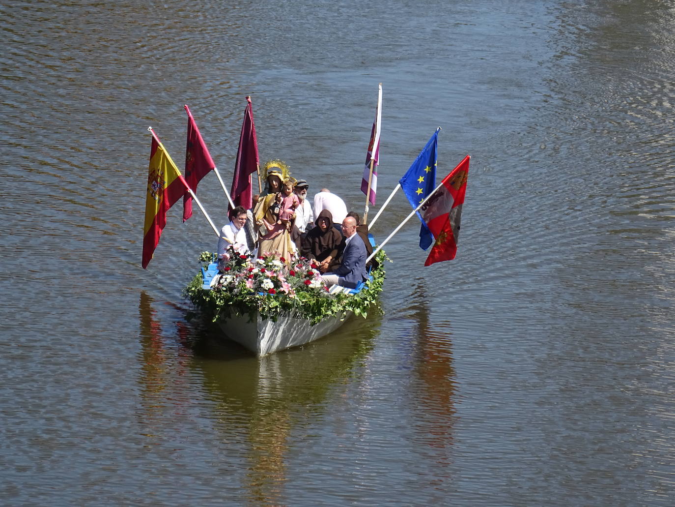 Fotos: XXIII procesión fluvial de la Virgen del Carmen en Valladolid