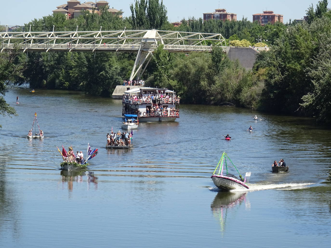 Fotos: XXIII procesión fluvial de la Virgen del Carmen en Valladolid