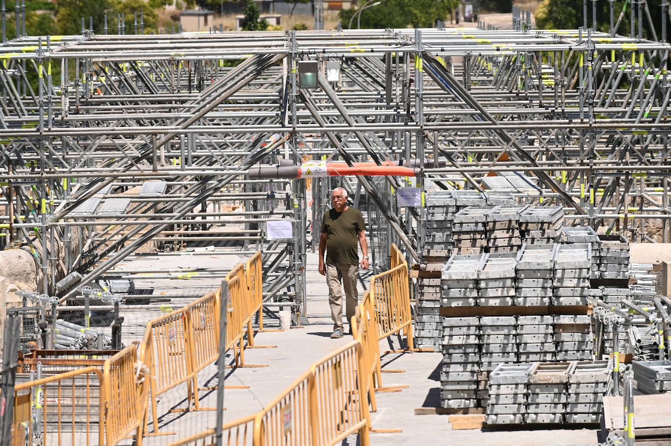 Fotos: Cabezón pide un nuevo viaducto y expresa su hartazgo por el retraso de las obras