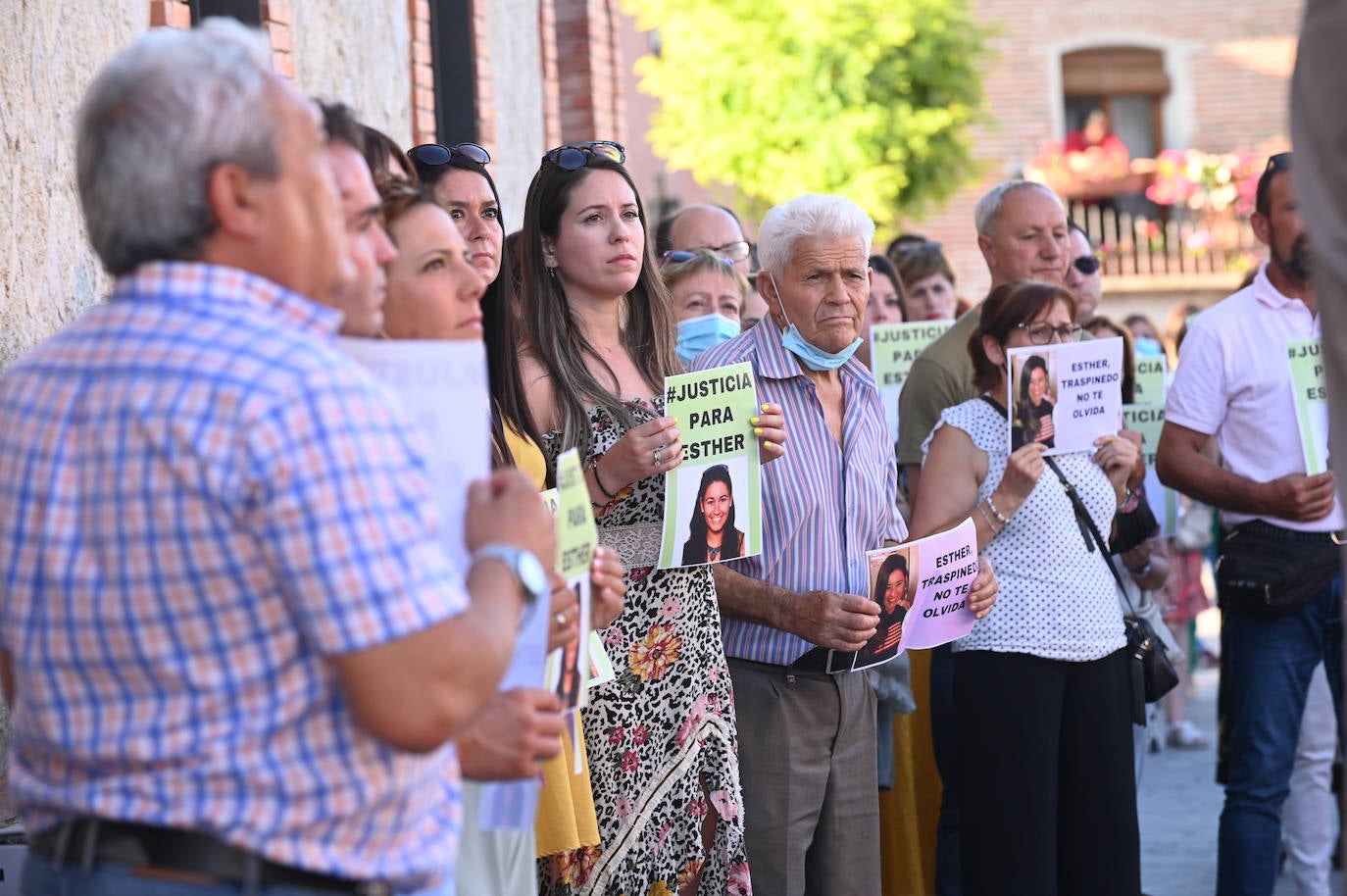 Fotos: Concentración en Traspinedo seis meses después de la muerte de Esther López