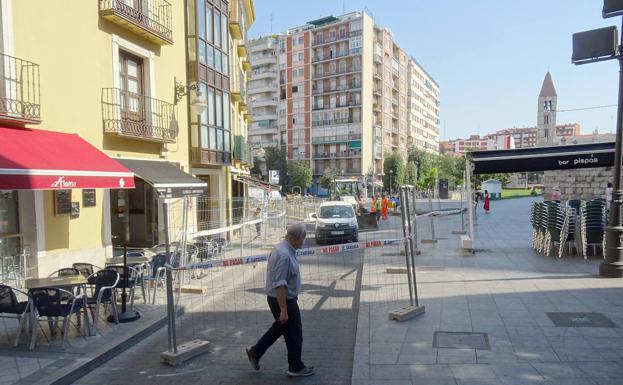 Valla de obras hasta el inicio de la calle Catedral. 