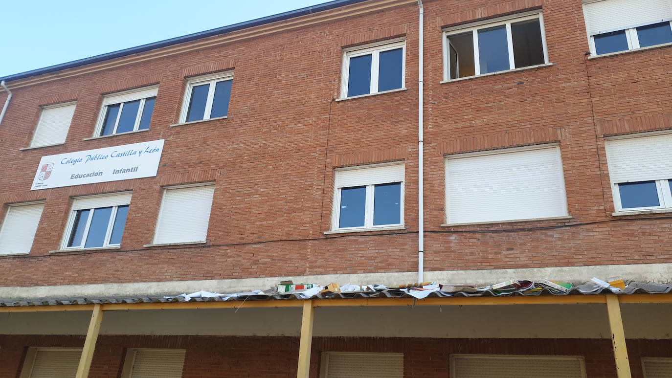 Fotos: El viejo colegio de Aguilar se desmantela