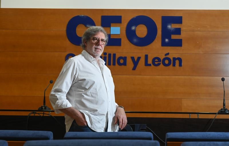 Santiago Aparicio, en la sede de CEOE Castilla y León,.