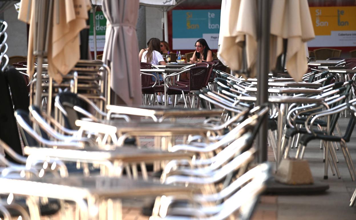 Terrazas vacías en la Plaza Mayor. 