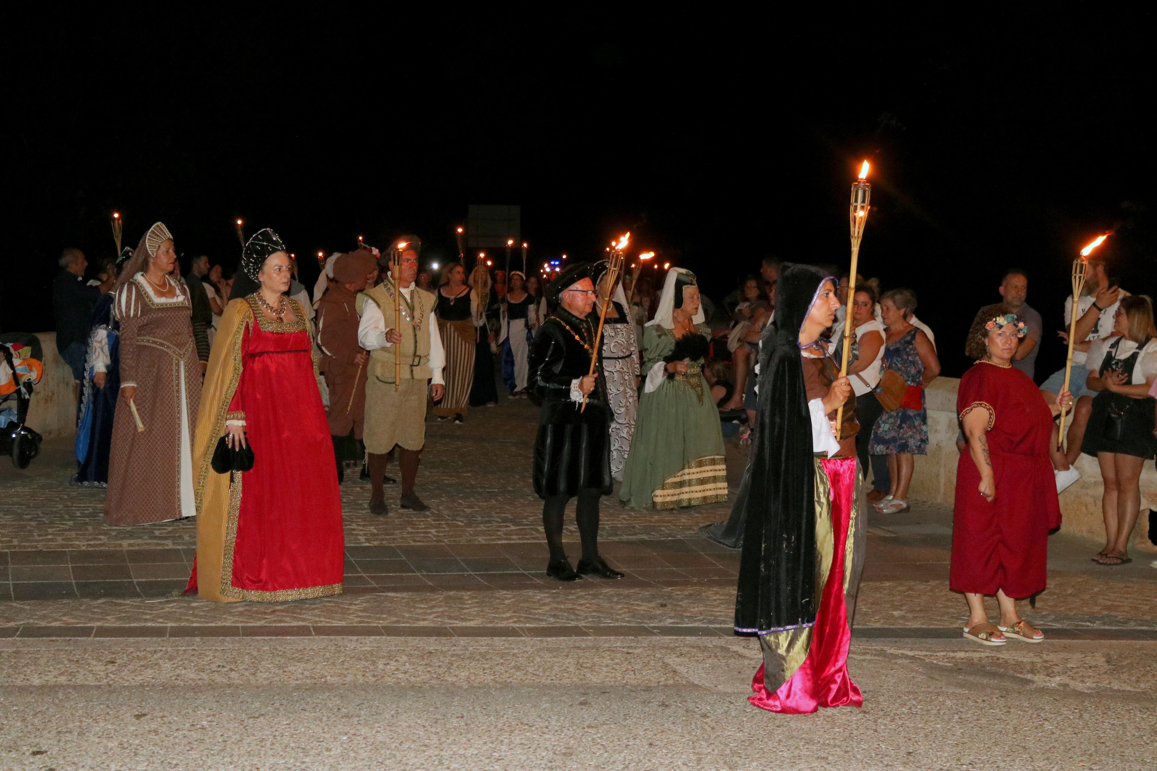 Torquemada recrea su historia con la representación del nacimiento de la infanta Catalina
