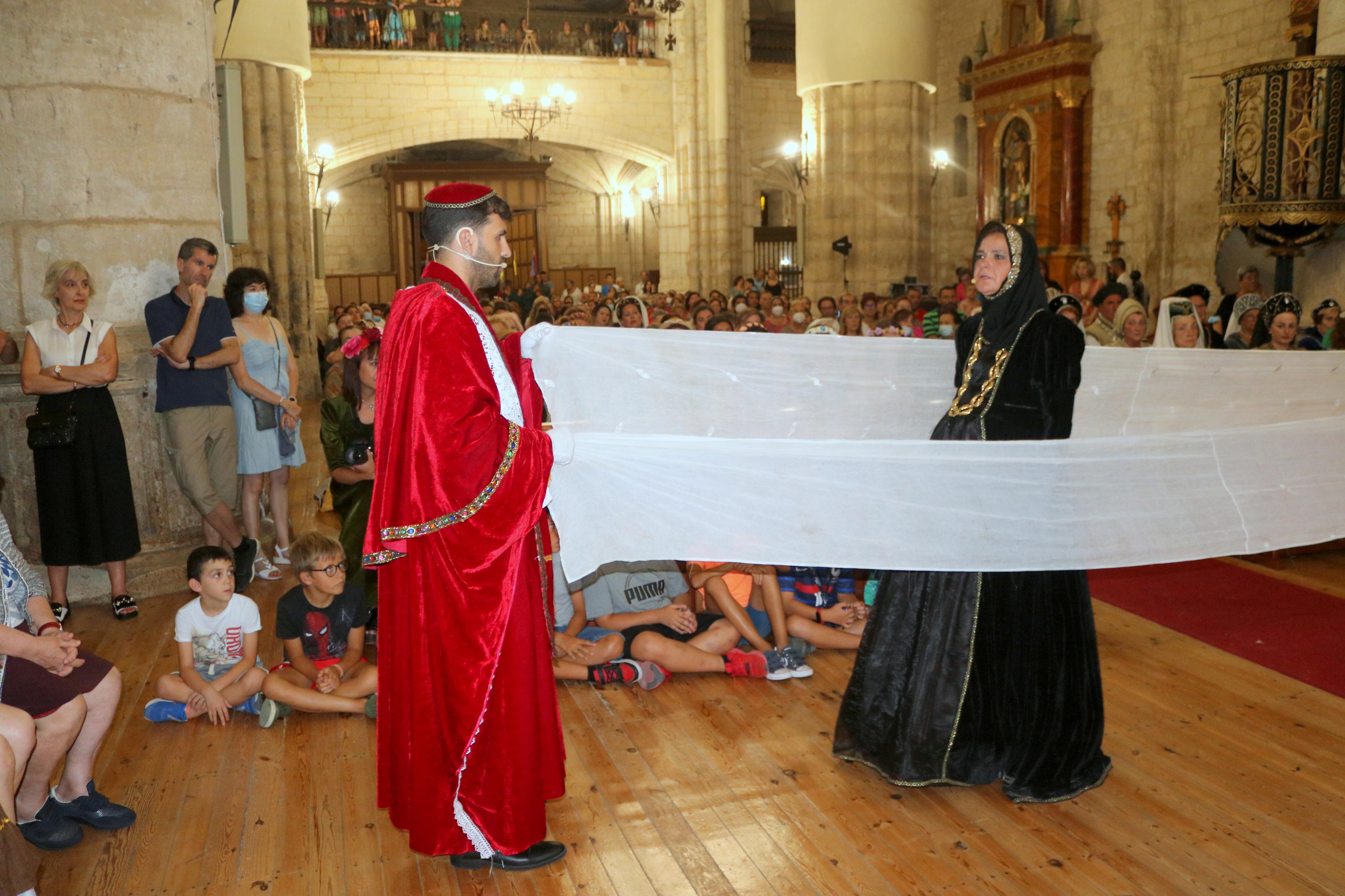 Torquemada recrea su historia con la representación del nacimiento de la infanta Catalina