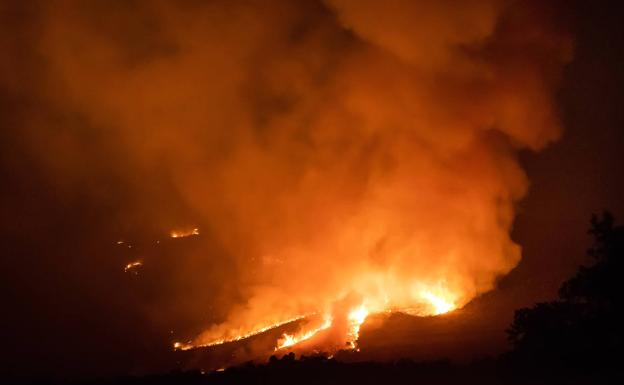 El incendio de Monsagro ha calcinado ya 9.000 hectáreas desde el martes