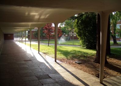 Imagen secundaria 1 - Colegio de los Padres Dominicos diseñado por Miguel Fisac.