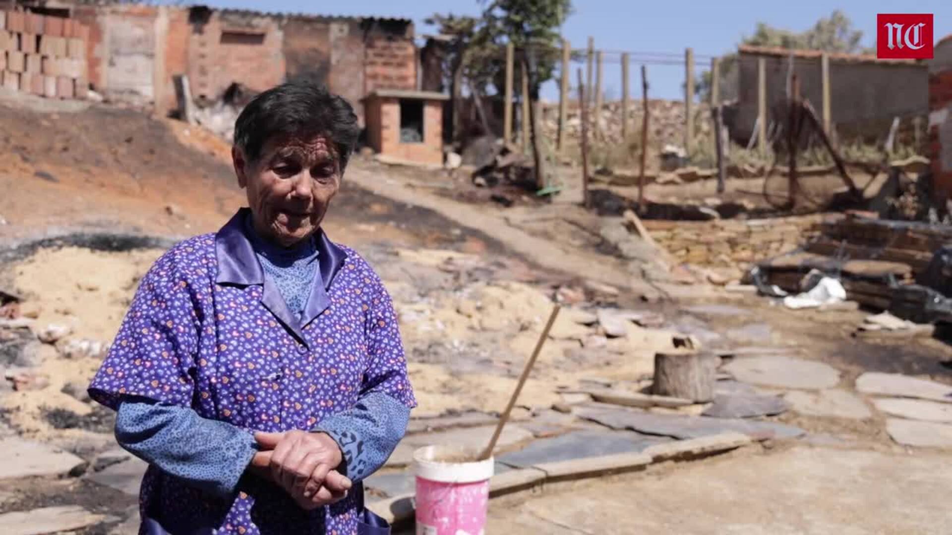 Una vecina afectada por el incendio de Zamora, entre lágrimas: «Me dijo un guardia que fuera con él y dije que no; mi casa está ardiendo»