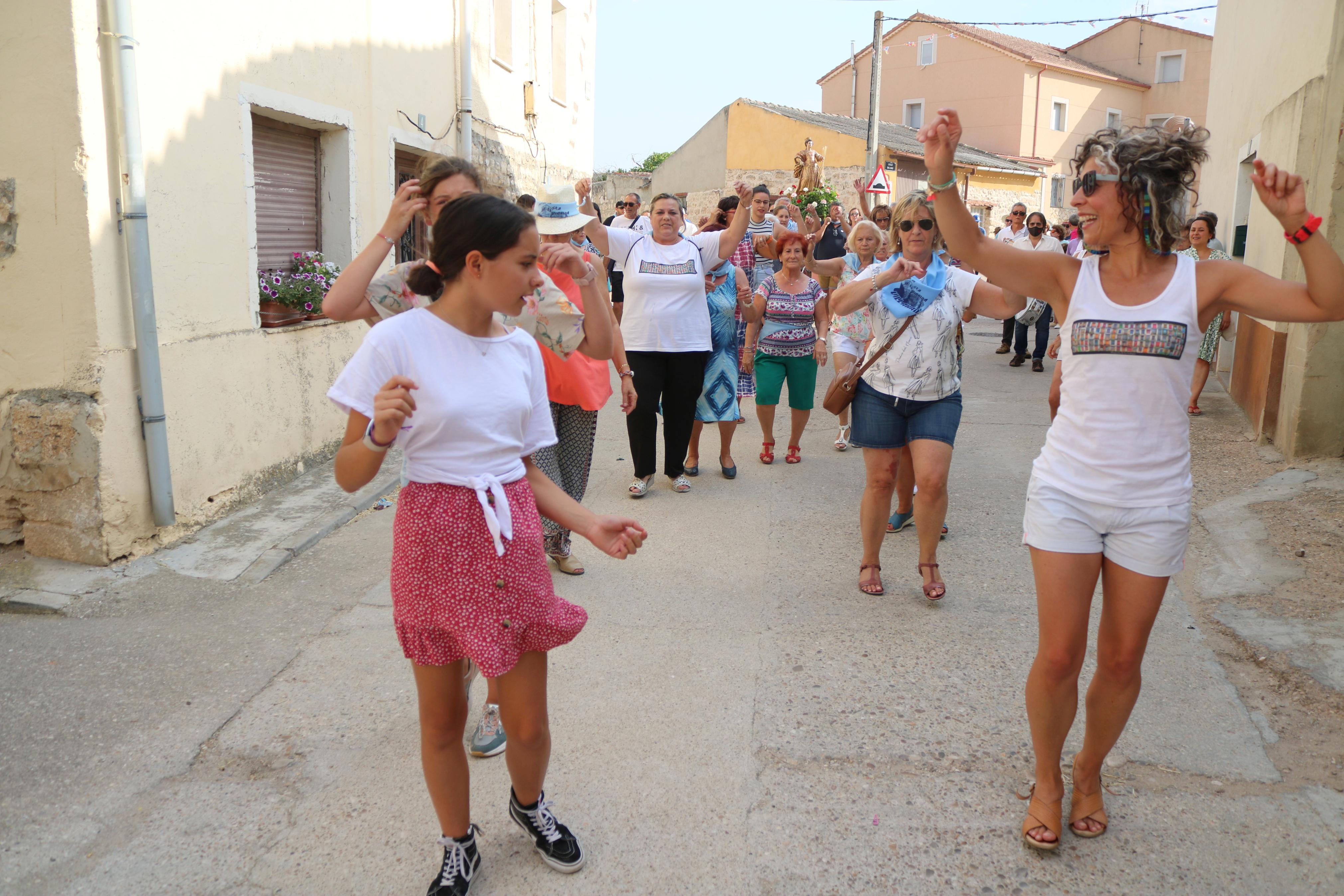 Las danzas son una de las señas de identidad de las fiestas de Villahán