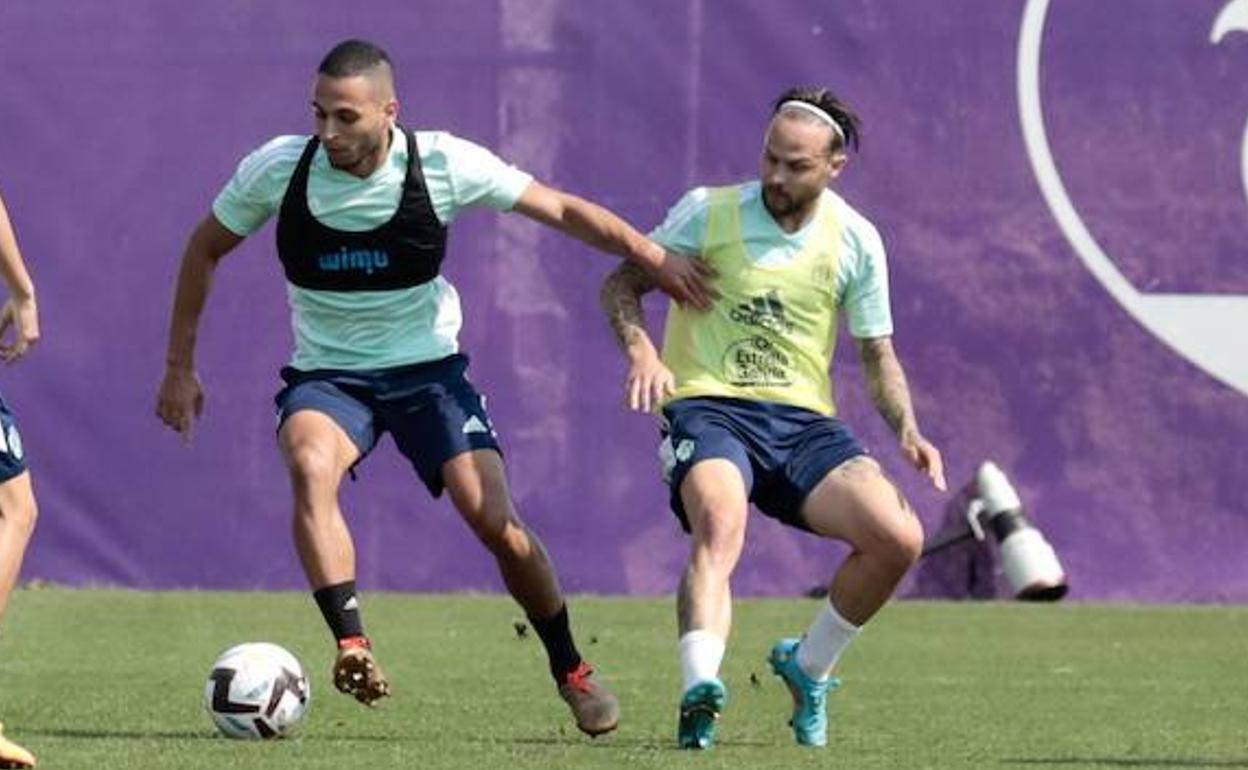 Anuar e Iván Sánchez durante un entrenamiento de esta semana. 