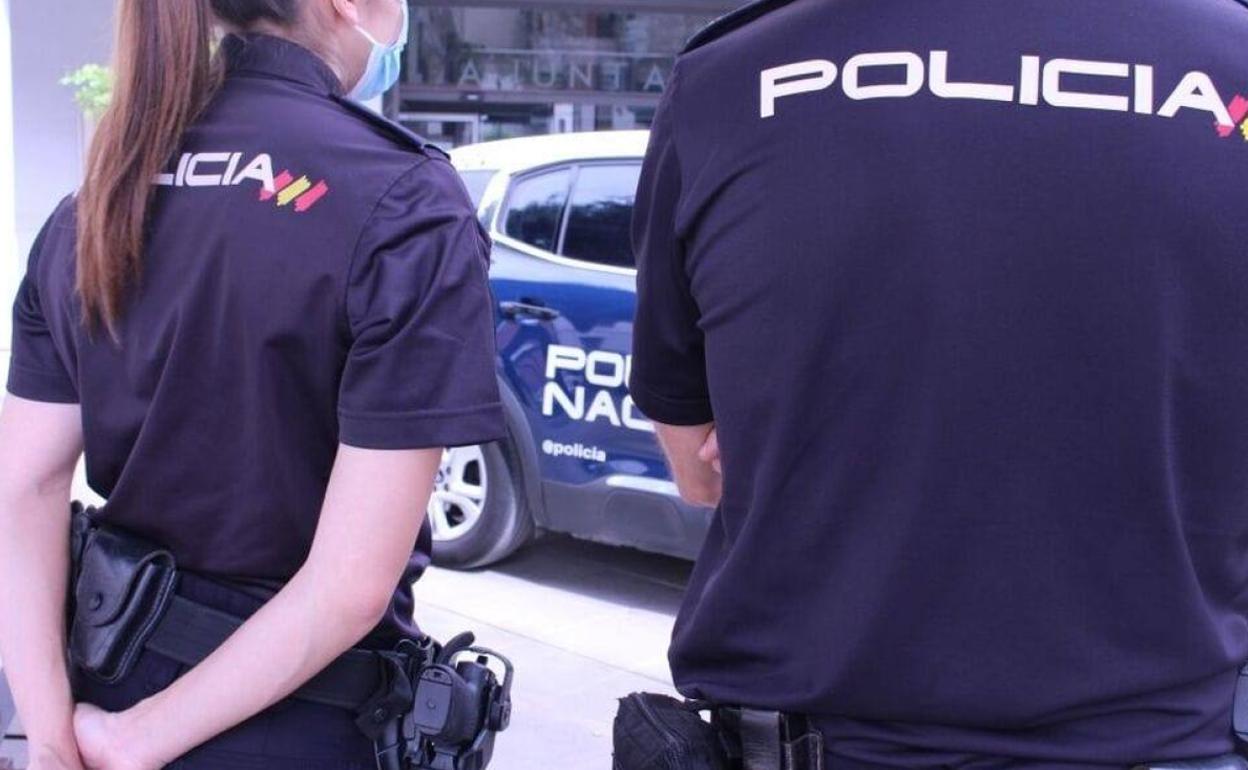 Los dos hombres fueron detenidos por la Policía Nacional. 