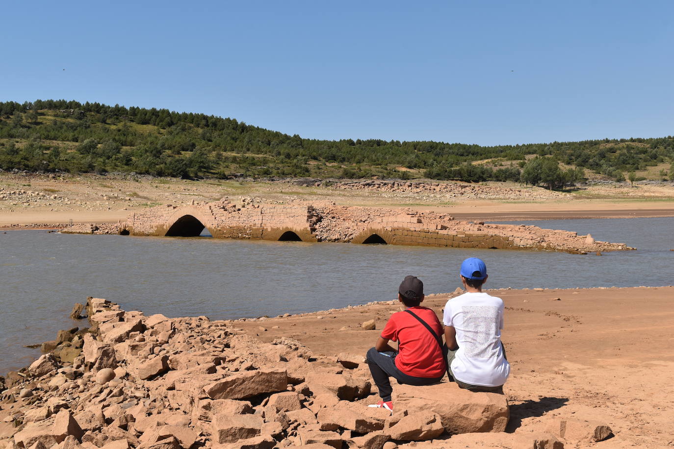 Fotos: Los pueblos inundados por el pantano de Aguilar afloran de nuevo