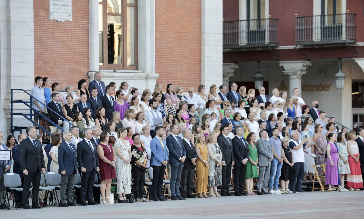 Fotos: Parada militar en honor a Santiago Apóstol en la Plaza Mayor de Valladolid
