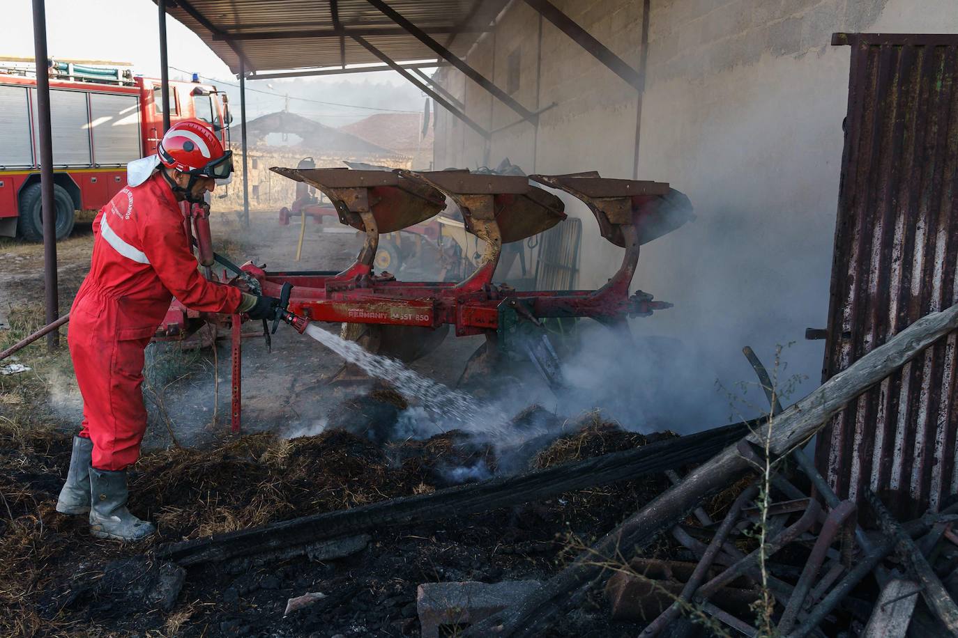 Fotos: Fuego en la comarca del Arlanza (Burgos)