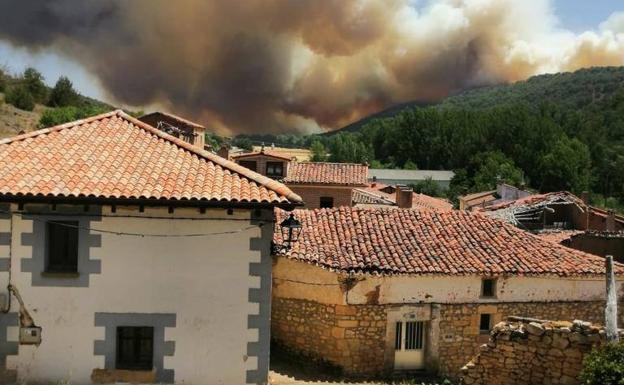 «Nunca había visto una situación como esta. El viento empujaba el fuego de tejado en tejado»