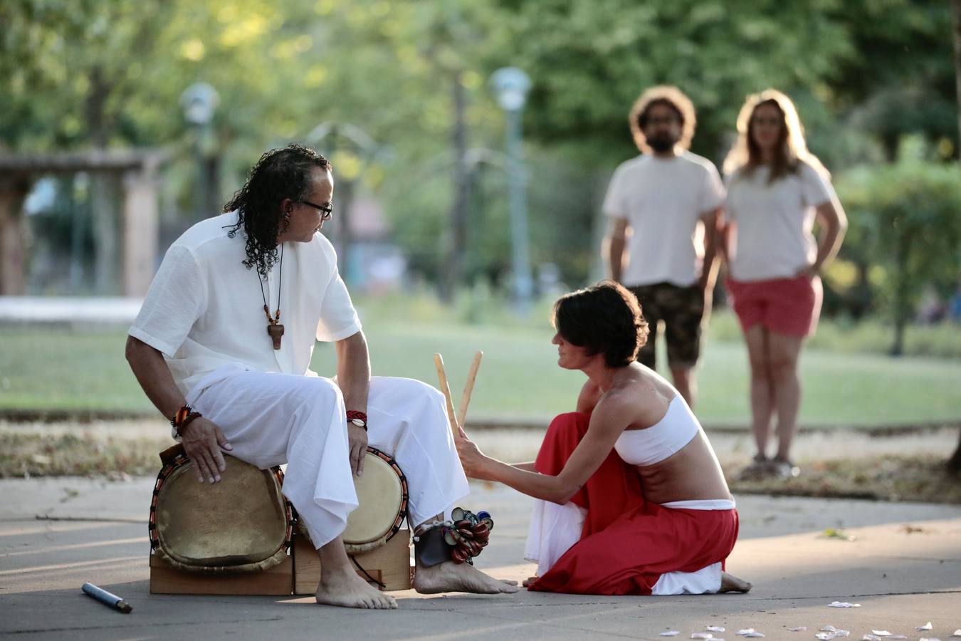 Fotos: Danza y música junto al Pisuerga