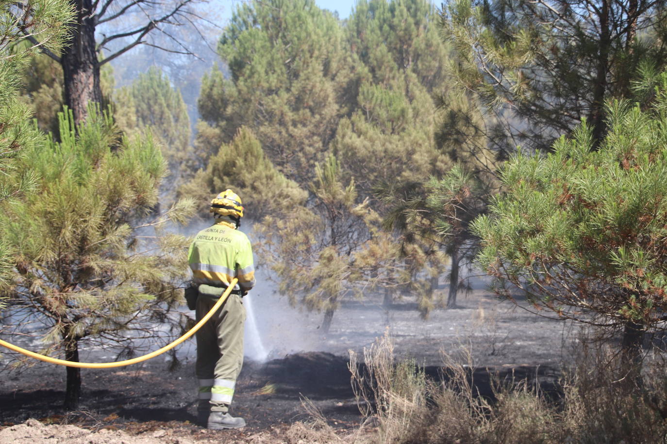 Imagen del incendio declarado en Cuéllar.