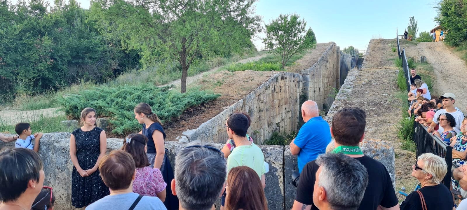 El Canal de Castilla fue el marco para la ruta teatralizada celebrada en Villamuriel de Cerrato
