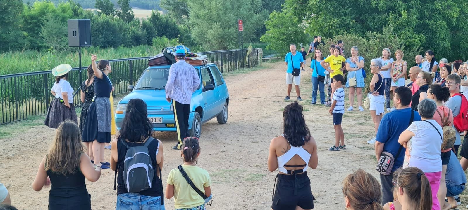 El Canal de Castilla fue el marco para la ruta teatralizada celebrada en Villamuriel de Cerrato