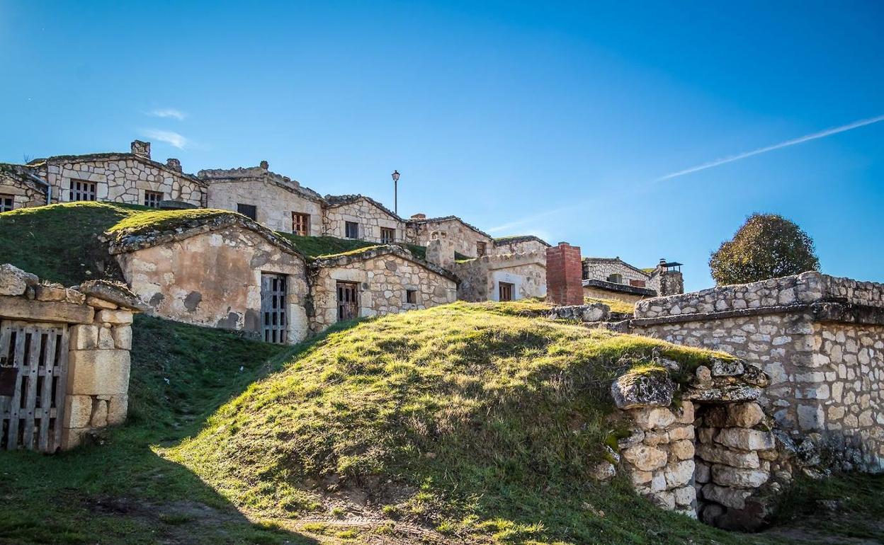 Barrio de bodegas de EL Cotarro en Moradillo de Roa. 