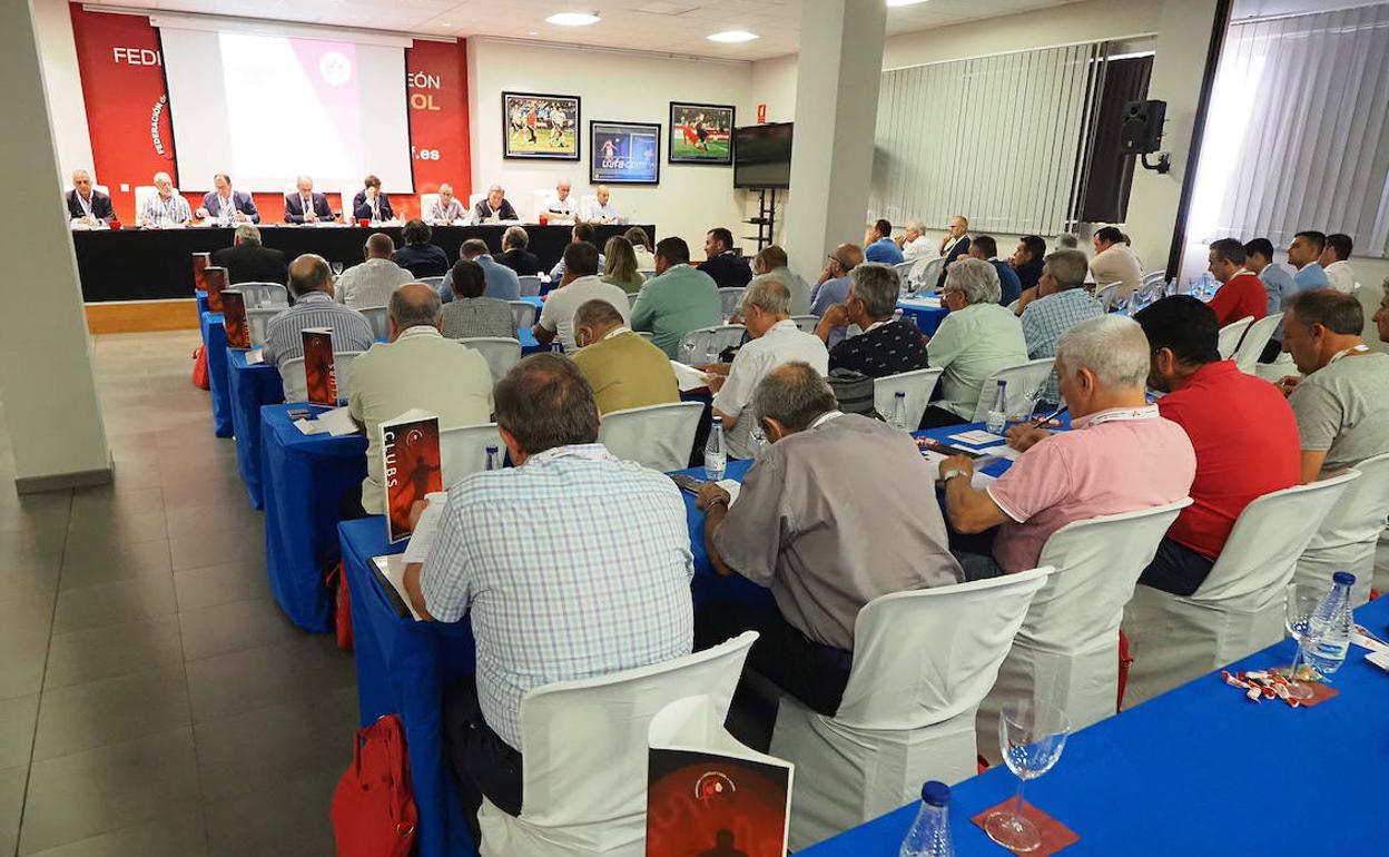 Imagen de la asamblea anual celebrada en la sede de la Federación de Castilla y León este jueves. 