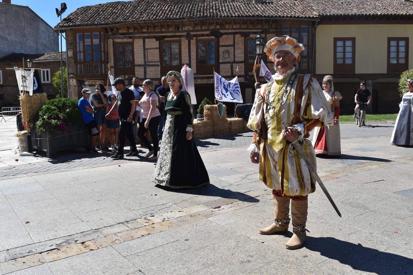 El 29 de julio de 1522 el monarca visitó la villa norteña y fue recibido por el Marqués de Aguilar y su esposa. 