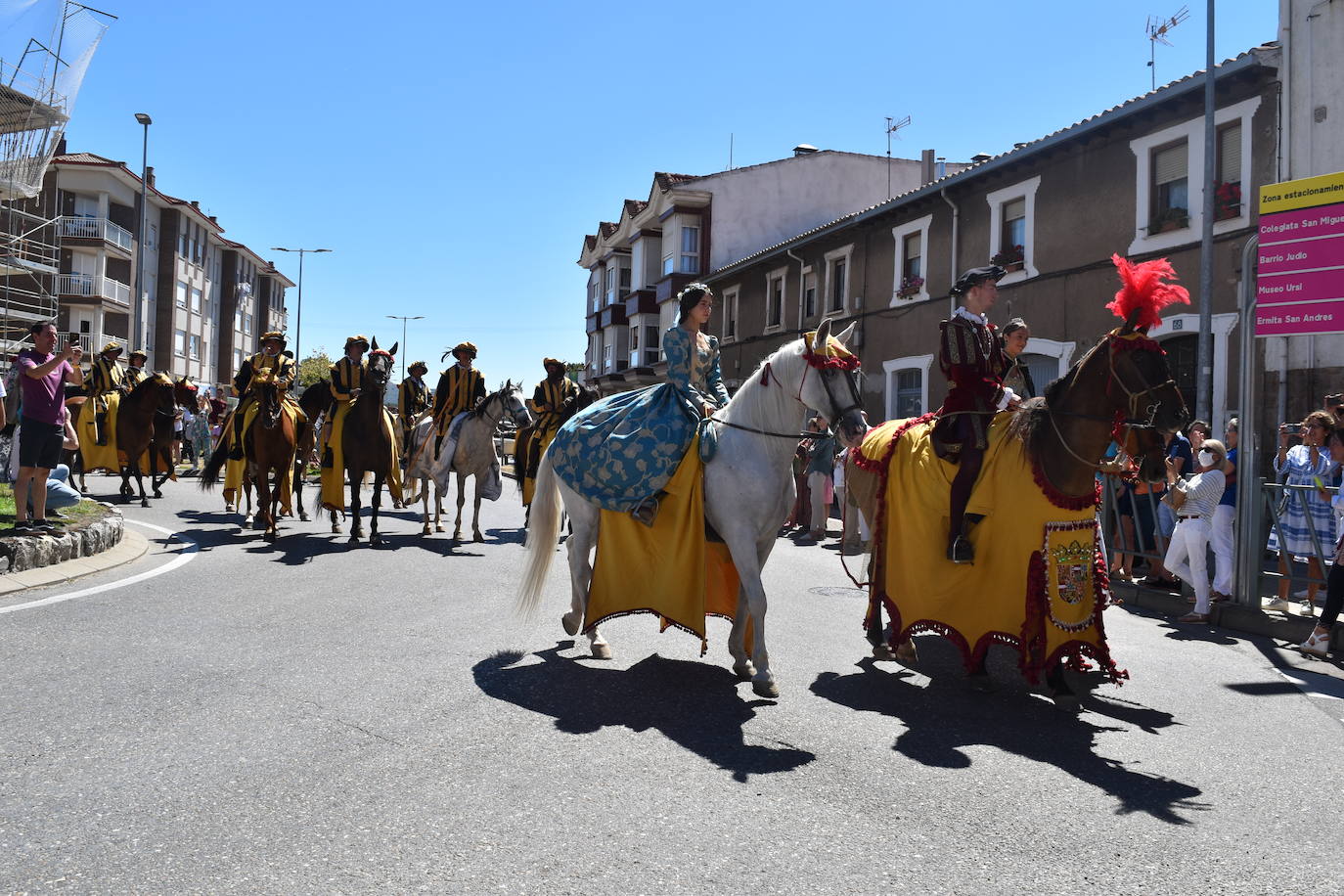 El 29 de julio de 1522 el monarca visitó la villa norteña y fue recibido por el Marqués de Aguilar y su esposa. 