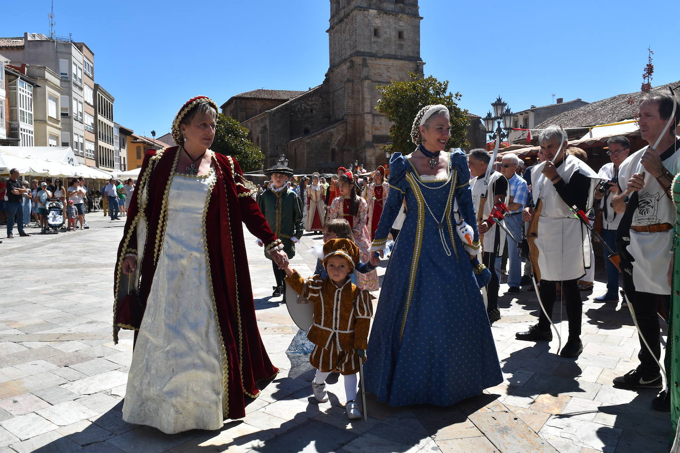 El 29 de julio de 1522 el monarca visitó la villa norteña y fue recibido por el Marqués de Aguilar y su esposa. 