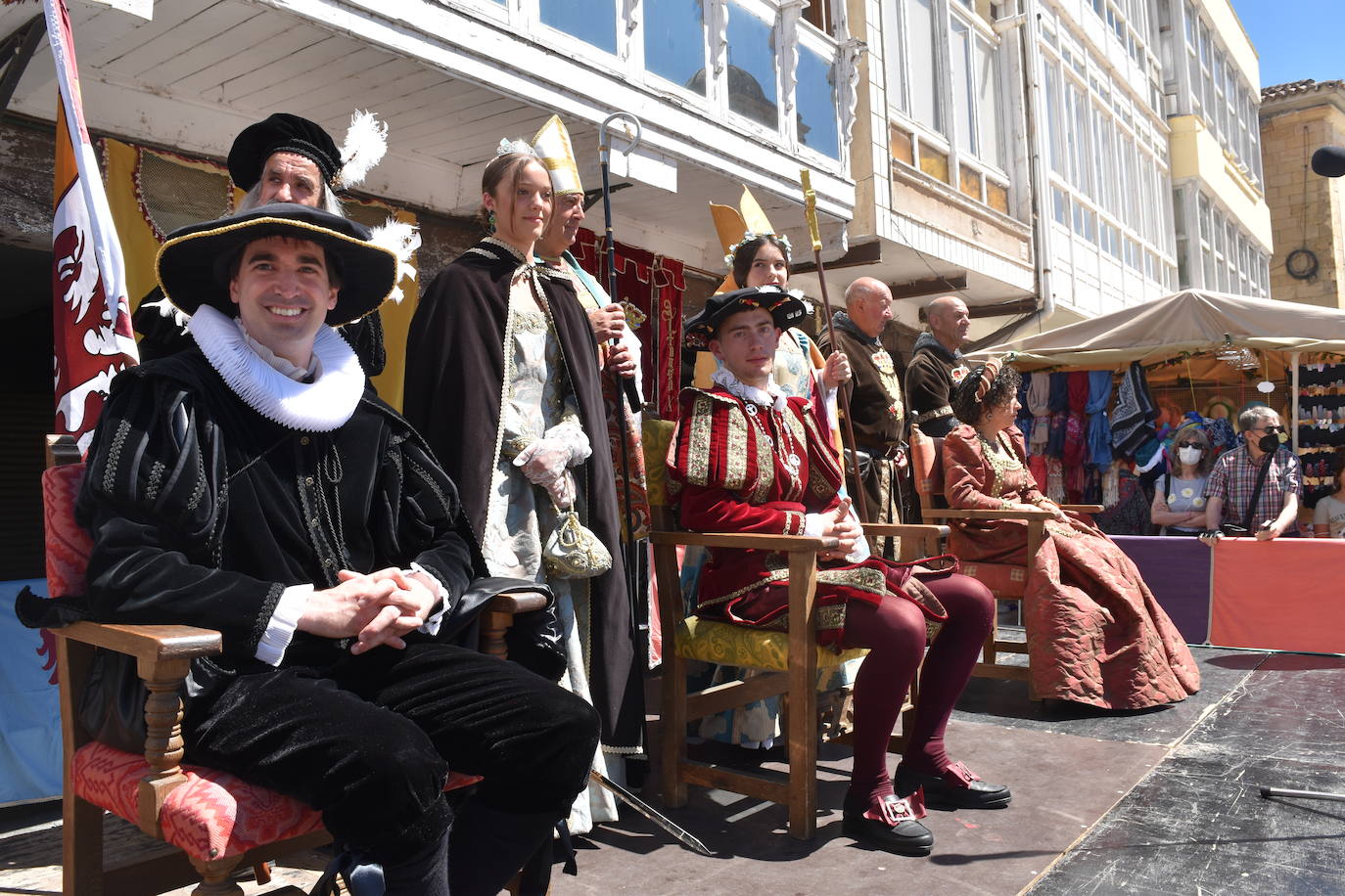 El 29 de julio de 1522 el monarca visitó la villa norteña y fue recibido por el Marqués de Aguilar y su esposa. 