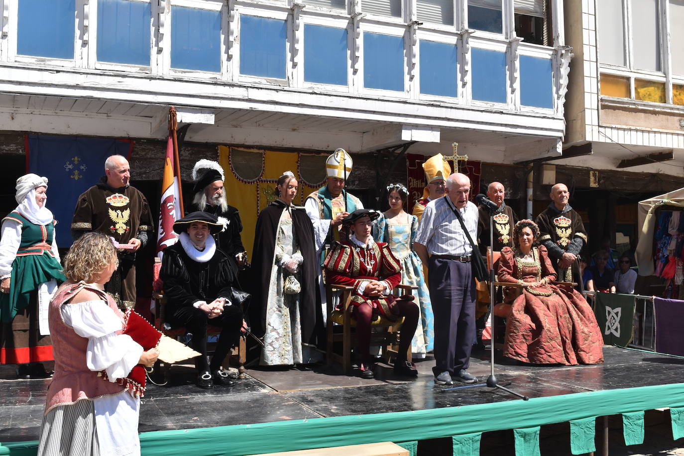 El 29 de julio de 1522 el monarca visitó la villa norteña y fue recibido por el Marqués de Aguilar y su esposa. 