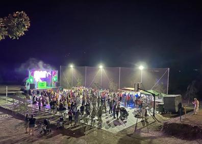 Imagen secundaria 1 - Distintos momentos de la fiesta de la Mancomunidad celebrada en Velilla 