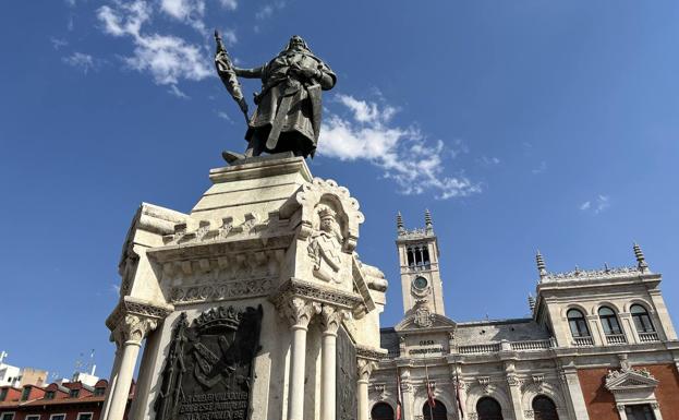 Estatua del Conde Ansúrez, en la Plaza Mayor de Valladolid. 