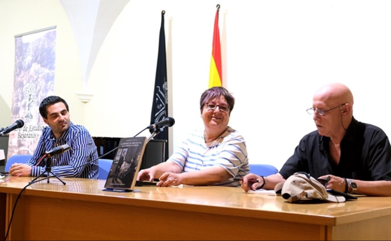 Salgado, Montero y Rodríguez, durante la presentación del libro.