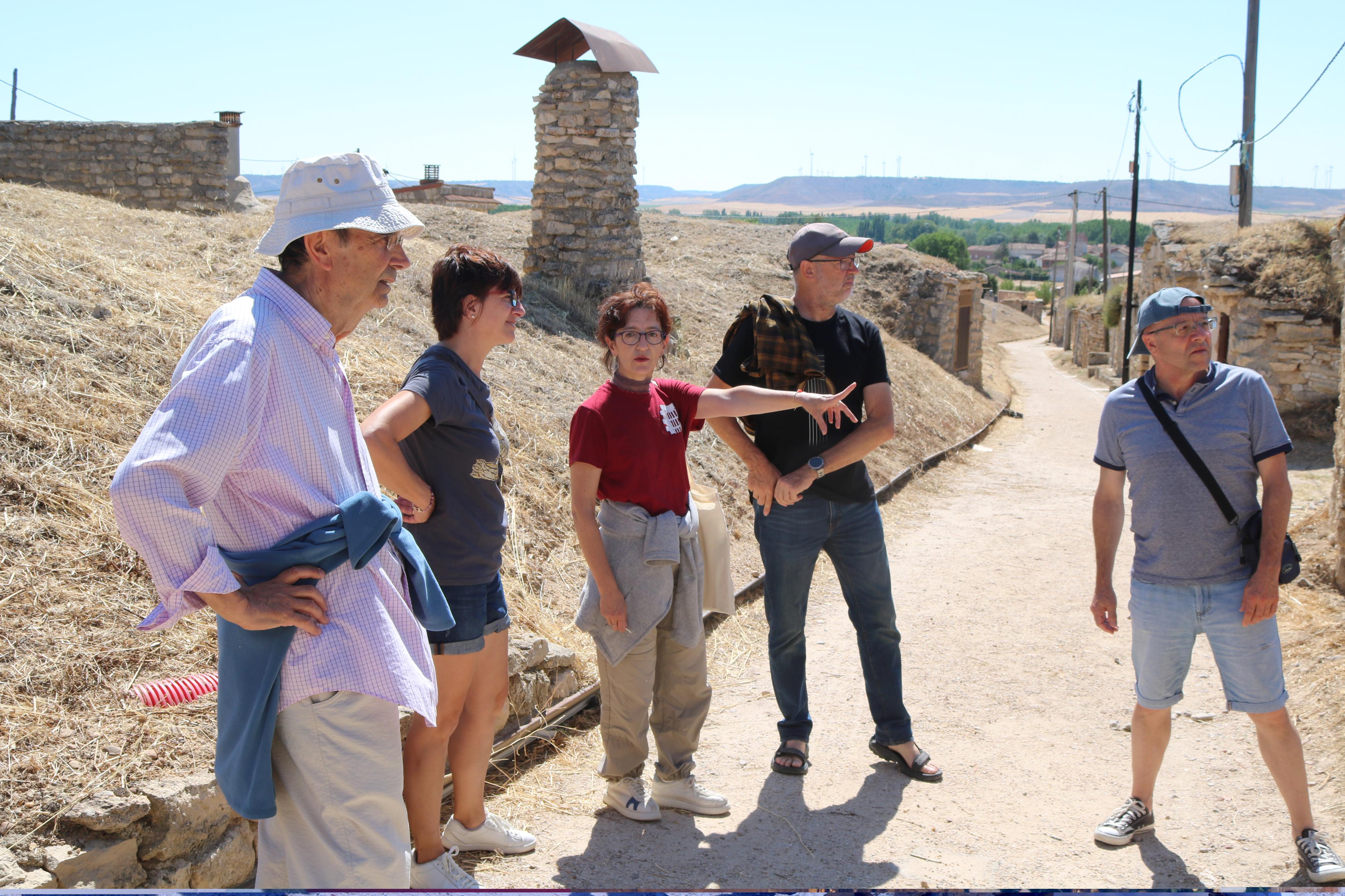 El Barrio de Bodegas de Torquemada es un reclamo turístico en la localidad