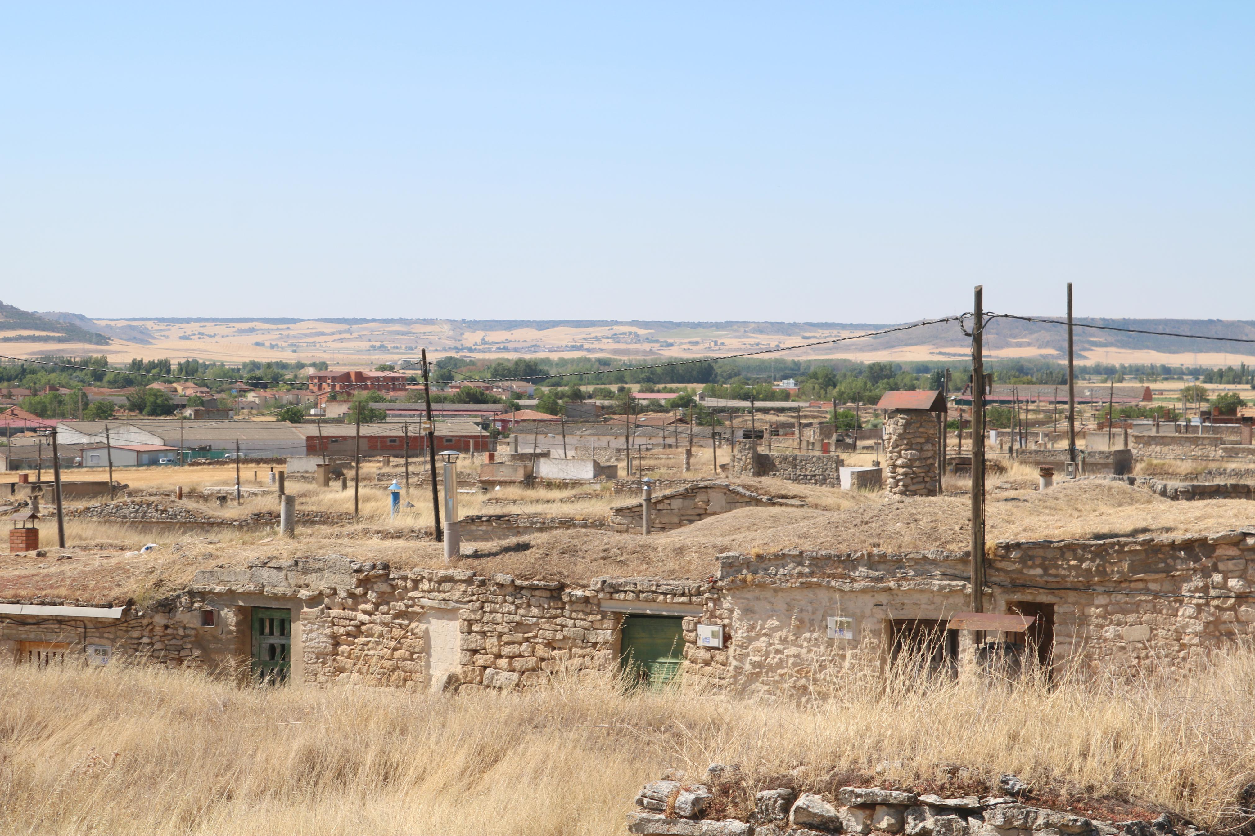 El Barrio de Bodegas de Torquemada es un reclamo turístico en la localidad