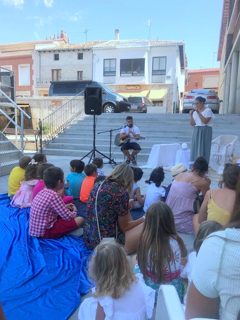 Numerosos cerrateños acudieron a la capital del Cerrato para disfrutar de una animada Feria