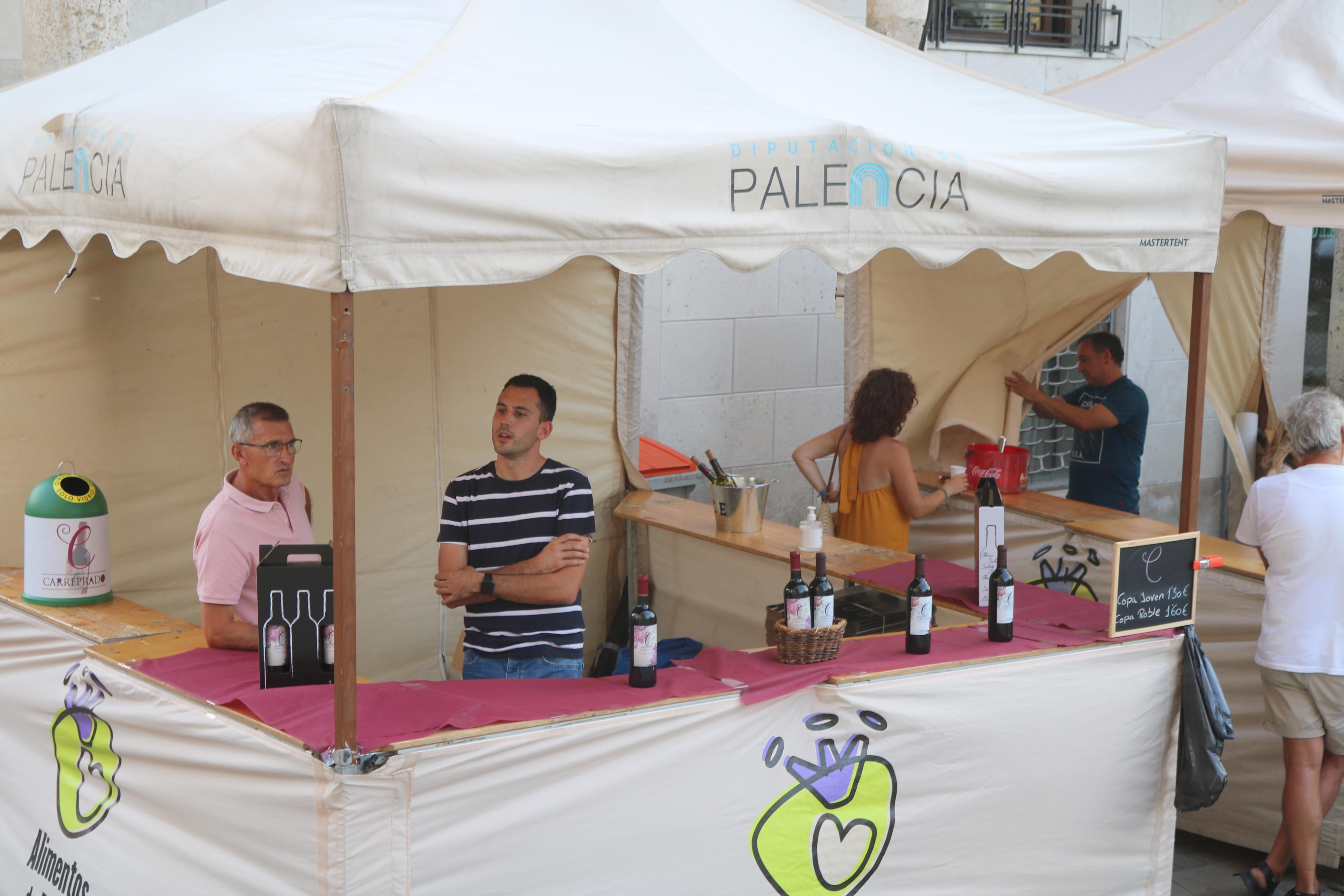 Numerosos cerrateños acudieron a la capital del Cerrato para disfrutar de una animada Feria