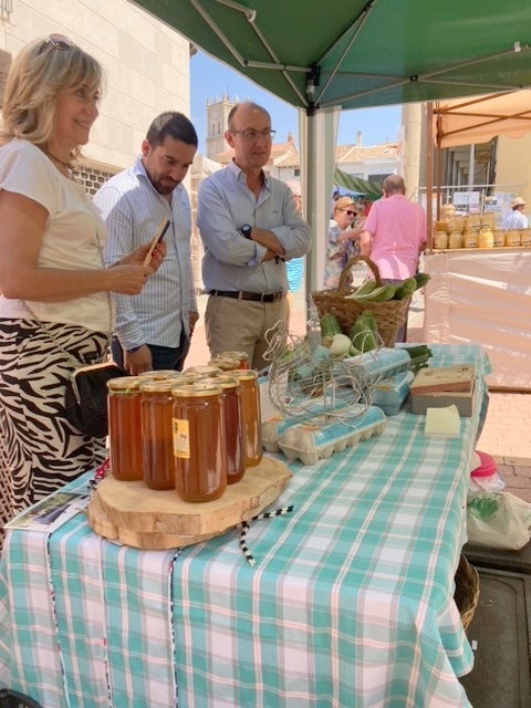 Numerosos cerrateños acudieron a la capital del Cerrato para disfrutar de una animada Feria