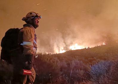 Imagen secundaria 1 - León: Declarado el nivel 2 en el incendio de Boca de Huérgano