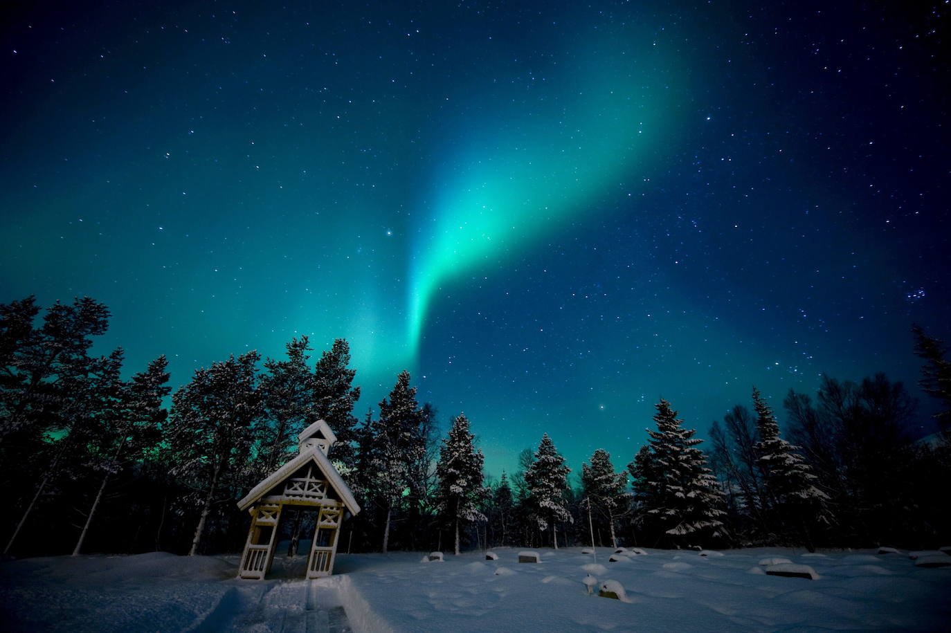 AURORAS BOREALES EN GROTFJORD (NORUEGA) | En época de auroras boreales, Grotfjord se llena de turistas. Y es que, este gran espectáculo es el rey indiscutible de la noche noruega y del invierno.